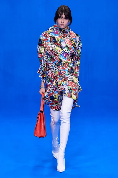 Look 19